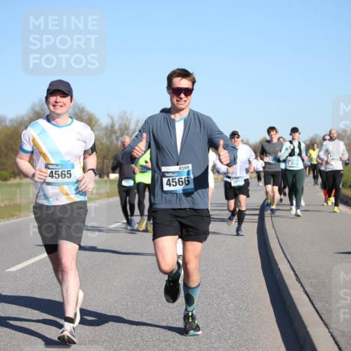 06.04.2025 - 44. Internationalen Wilhelmsburger Insellauf Jannik Wohlers http://msf.ph/oto/7614309 06.04.2025 09:30:58 Laufen 4565, 4566, 4566, 3892, 9327, 3020 meine-sportfotos.de