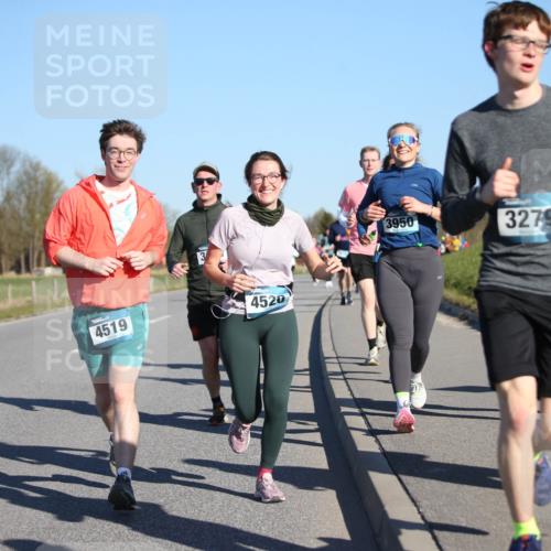 06.04.2025 - 44. Internationalen Wilhelmsburger Insellauf Jannik Wohlers http://msf.ph/oto/7614414 06.04.2025 09:31:03 Laufen 4519, 4520, 3950, 3279 meine-sportfotos.de
