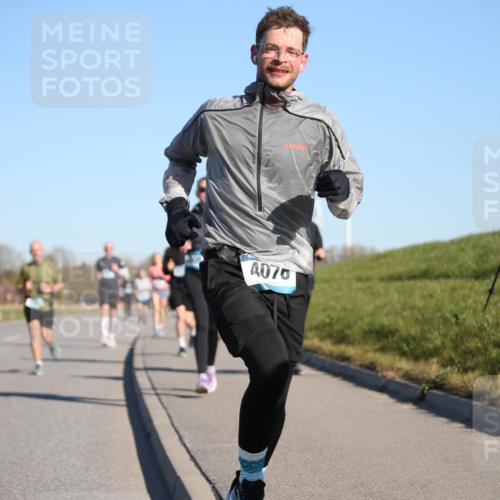 06.04.2025 - 44. Internationalen Wilhelmsburger Insellauf Jannik Wohlers http://msf.ph/oto/7614897 06.04.2025 09:32:22 Laufen 4070 meine-sportfotos.de