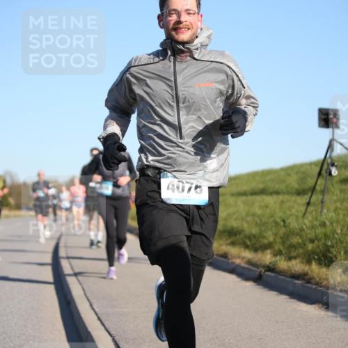 06.04.2025 - 44. Internationalen Wilhelmsburger Insellauf Jannik Wohlers http://msf.ph/oto/7614899 06.04.2025 09:32:22 Laufen 4076, 05 meine-sportfotos.de