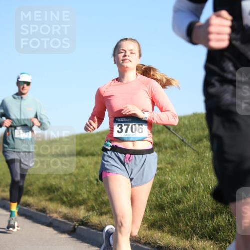 06.04.2025 - 44. Internationalen Wilhelmsburger Insellauf Jannik Wohlers http://msf.ph/oto/7614935 06.04.2025 09:32:30 Laufen 3706, 4097 meine-sportfotos.de