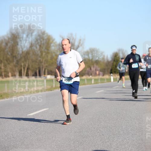 06.04.2025 - 44. Internationalen Wilhelmsburger Insellauf Jannik Wohlers http://msf.ph/oto/7614945 06.04.2025 09:32:32 Laufen 4586, 3629, 37 meine-sportfotos.de