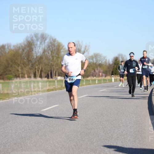 06.04.2025 - 44. Internationalen Wilhelmsburger Insellauf Jannik Wohlers http://msf.ph/oto/7614947 06.04.2025 09:32:33 Laufen 3716 meine-sportfotos.de