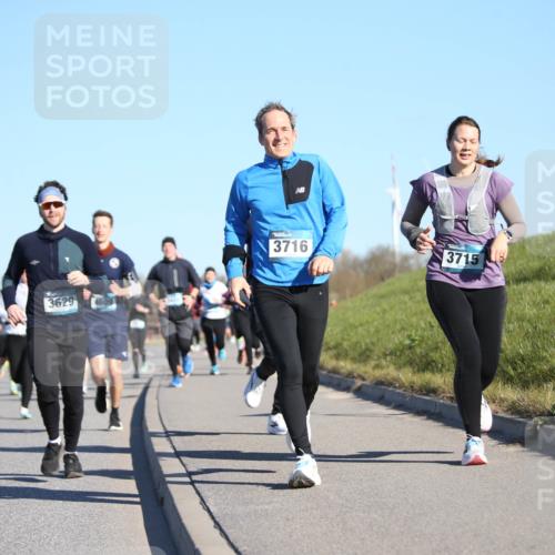 06.04.2025 - 44. Internationalen Wilhelmsburger Insellauf Jannik Wohlers http://msf.ph/oto/7614954 06.04.2025 09:32:36 Laufen 3629, 4609, 01, 3716, 3715 meine-sportfotos.de