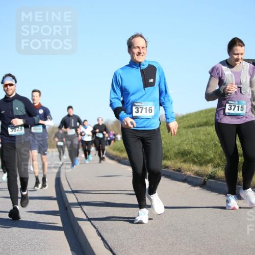 06.04.2025 - 44. Internationalen Wilhelmsburger Insellauf Jannik Wohlers http://msf.ph/oto/7614960 06.04.2025 09:32:37 Laufen 3629, 4609, 3716, 3715 meine-sportfotos.de