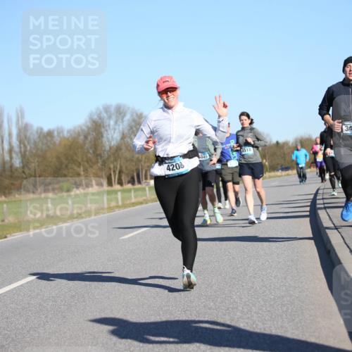 06.04.2025 - 44. Internationalen Wilhelmsburger Insellauf Jannik Wohlers http://msf.ph/oto/7614976 06.04.2025 09:32:41 Laufen 3438, 4518, 5049, 3425, 045, 4208 meine-sportfotos.de