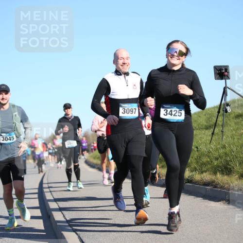 06.04.2025 - 44. Internationalen Wilhelmsburger Insellauf Jannik Wohlers http://msf.ph/oto/7614996 06.04.2025 09:32:44 Laufen 4148, 3273, 3045, 3943, 3097, 3425 meine-sportfotos.de