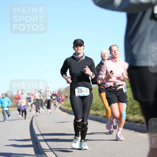 06.04.2025 - 44. Internationalen Wilhelmsburger Insellauf Jannik Wohlers http://msf.ph/oto/7615012 06.04.2025 09:32:46 Laufen 3943, 50 meine-sportfotos.de