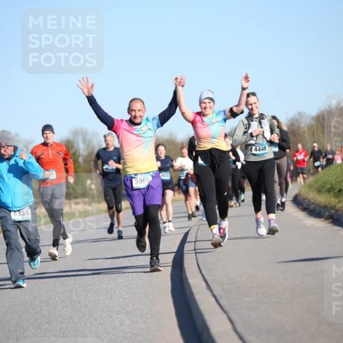 06.04.2025 - 44. Internationalen Wilhelmsburger Insellauf Jannik Wohlers http://msf.ph/oto/7615027 06.04.2025 09:32:48 Laufen 4334, 4025, 3965, 4545, 4448 meine-sportfotos.de