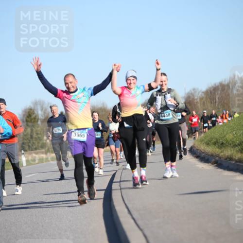06.04.2025 - 44. Internationalen Wilhelmsburger Insellauf Jannik Wohlers http://msf.ph/oto/7615028 06.04.2025 09:32:48 Laufen 4334, 4025, 3965, 545, 4448, 811 meine-sportfotos.de