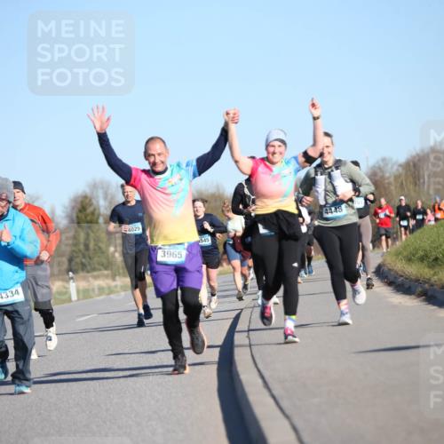 06.04.2025 - 44. Internationalen Wilhelmsburger Insellauf Jannik Wohlers http://msf.ph/oto/7615030 06.04.2025 09:32:48 Laufen 4334, 4025, 3965, 545, 4448 meine-sportfotos.de