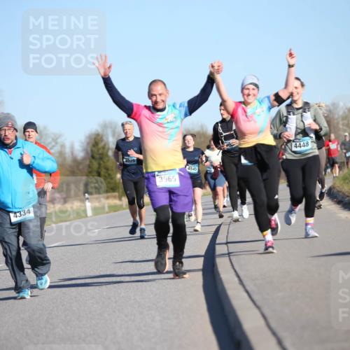 06.04.2025 - 44. Internationalen Wilhelmsburger Insellauf Jannik Wohlers http://msf.ph/oto/7615033 06.04.2025 09:32:49 Laufen 4334, 4025, 3965, 4545, 4448 meine-sportfotos.de