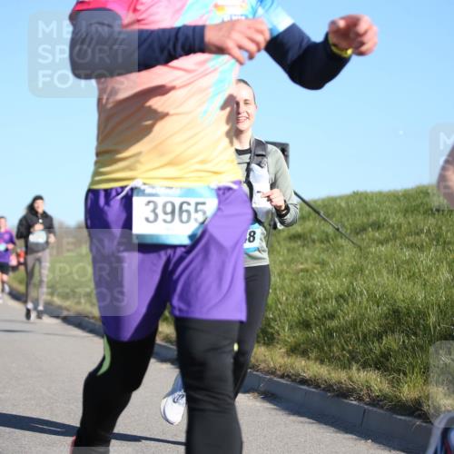 06.04.2025 - 44. Internationalen Wilhelmsburger Insellauf Jannik Wohlers http://msf.ph/oto/7615064 06.04.2025 09:32:54 Laufen 3965, 8 meine-sportfotos.de