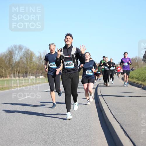 06.04.2025 - 44. Internationalen Wilhelmsburger Insellauf Jannik Wohlers http://msf.ph/oto/7615073 06.04.2025 09:32:55 Laufen 4025, 4089, 4545, 3781 meine-sportfotos.de