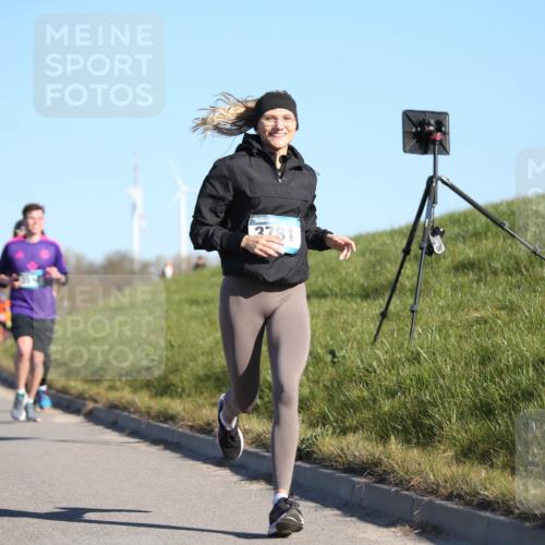 06.04.2025 - 44. Internationalen Wilhelmsburger Insellauf Jannik Wohlers http://msf.ph/oto/7615078 06.04.2025 09:32:57 Laufen  meine-sportfotos.de