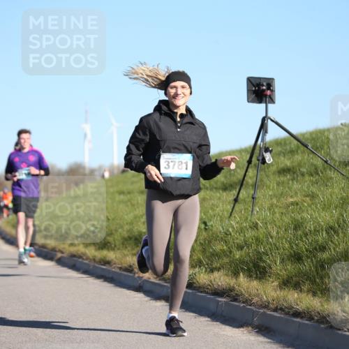 06.04.2025 - 44. Internationalen Wilhelmsburger Insellauf Jannik Wohlers http://msf.ph/oto/7615079 06.04.2025 09:32:57 Laufen 3781 meine-sportfotos.de