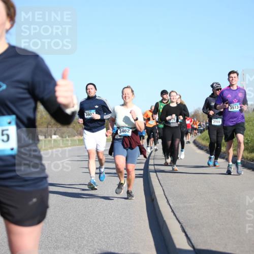 06.04.2025 - 44. Internationalen Wilhelmsburger Insellauf Jannik Wohlers http://msf.ph/oto/7615082 06.04.2025 09:32:59 Laufen 4545, 390, 3462, 3789, 3984, 3513 meine-sportfotos.de