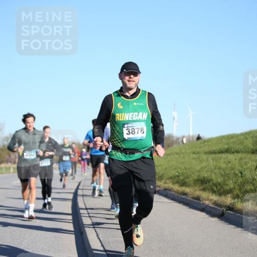 06.04.2025 - 44. Internationalen Wilhelmsburger Insellauf Jannik Wohlers http://msf.ph/oto/7615095 06.04.2025 09:33:02 Laufen 4090, 4126, 3878, 129 meine-sportfotos.de