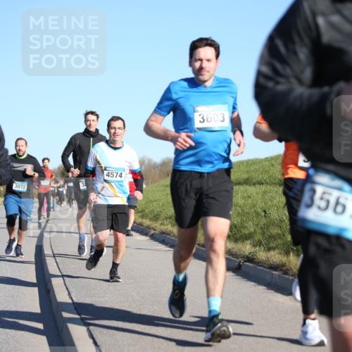 06.04.2025 - 44. Internationalen Wilhelmsburger Insellauf Jannik Wohlers http://msf.ph/oto/7615115 06.04.2025 09:33:06 Laufen 3072, 3, 4126, 4574, 3603, 3567 meine-sportfotos.de