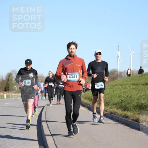 06.04.2025 - 44. Internationalen Wilhelmsburger Insellauf Jannik Wohlers http://msf.ph/oto/7615138 06.04.2025 09:33:11 Laufen 3320, 3354, 4341, 3956 meine-sportfotos.de