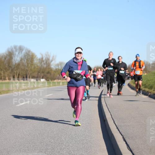 06.04.2025 - 44. Internationalen Wilhelmsburger Insellauf Jannik Wohlers http://msf.ph/oto/7615160 06.04.2025 09:33:15 Laufen 5020 meine-sportfotos.de