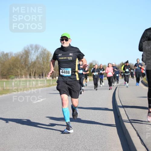 06.04.2025 - 44. Internationalen Wilhelmsburger Insellauf Jannik Wohlers http://msf.ph/oto/7615180 06.04.2025 09:33:19 Laufen 2015, 201, 4488 meine-sportfotos.de