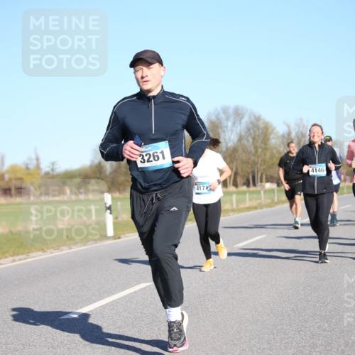 06.04.2025 - 44. Internationalen Wilhelmsburger Insellauf Jannik Wohlers http://msf.ph/oto/7615200 06.04.2025 09:33:24 Laufen 3261, 417, 4146, 4145, 5136 meine-sportfotos.de