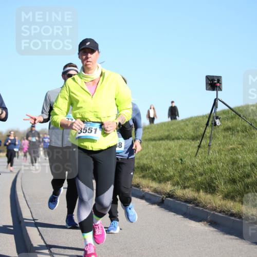 06.04.2025 - 44. Internationalen Wilhelmsburger Insellauf Jannik Wohlers http://msf.ph/oto/7615229 06.04.2025 09:33:29 Laufen 5073, 3551, 48 meine-sportfotos.de