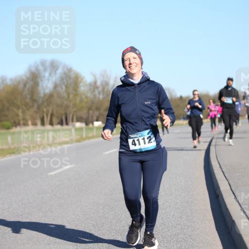 06.04.2025 - 44. Internationalen Wilhelmsburger Insellauf Jannik Wohlers http://msf.ph/oto/7615243 06.04.2025 09:33:32 Laufen 4112 meine-sportfotos.de