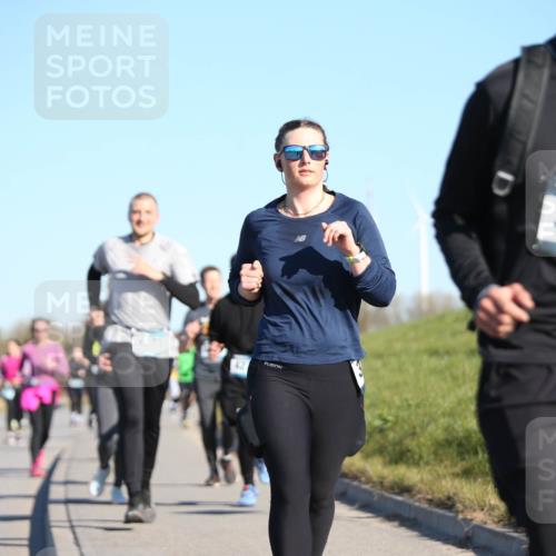 06.04.2025 - 44. Internationalen Wilhelmsburger Insellauf Jannik Wohlers http://msf.ph/oto/7615262 06.04.2025 09:33:38 Laufen 3637 meine-sportfotos.de
