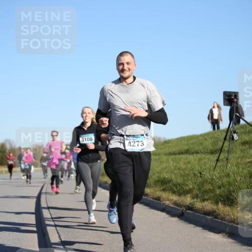 06.04.2025 - 44. Internationalen Wilhelmsburger Insellauf Jannik Wohlers http://msf.ph/oto/7615278 06.04.2025 09:33:40 Laufen 3108, 4273 meine-sportfotos.de