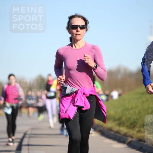 06.04.2025 - 44. Internationalen Wilhelmsburger Insellauf Jannik Wohlers http://msf.ph/oto/7615290 06.04.2025 09:33:44 Laufen  meine-sportfotos.de