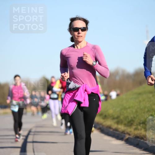 06.04.2025 - 44. Internationalen Wilhelmsburger Insellauf Jannik Wohlers http://msf.ph/oto/7615291 06.04.2025 09:33:44 Laufen  meine-sportfotos.de