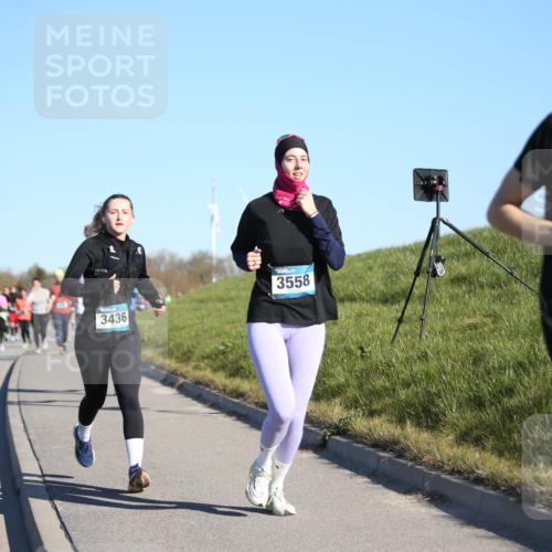 06.04.2025 - 44. Internationalen Wilhelmsburger Insellauf Jannik Wohlers http://msf.ph/oto/7615328 06.04.2025 09:33:53 Laufen 3558, 3436, 3755 meine-sportfotos.de