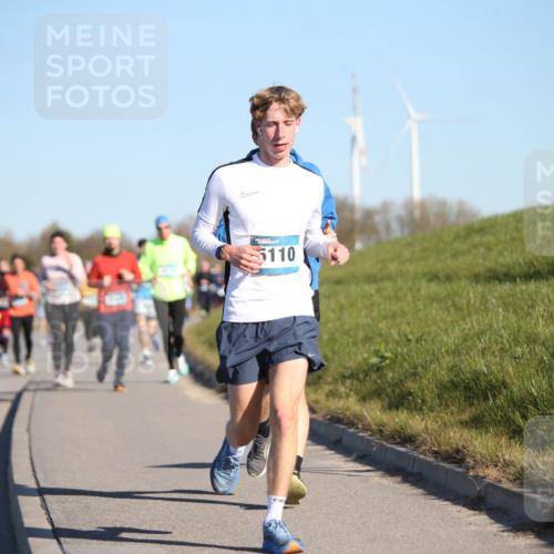 06.04.2025 - 44. Internationalen Wilhelmsburger Insellauf Jannik Wohlers http://msf.ph/oto/7615335 06.04.2025 09:33:55 Laufen 5110 meine-sportfotos.de