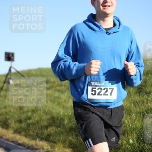 06.04.2025 - 44. Internationalen Wilhelmsburger Insellauf Jannik Wohlers http://msf.ph/oto/7615342 06.04.2025 09:33:58 Laufen 5227 meine-sportfotos.de
