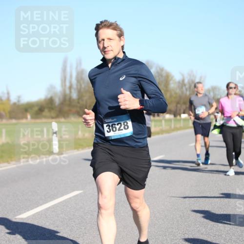 06.04.2025 - 44. Internationalen Wilhelmsburger Insellauf Jannik Wohlers http://msf.ph/oto/7615352 06.04.2025 09:34:04 Laufen 3628, 3612 meine-sportfotos.de