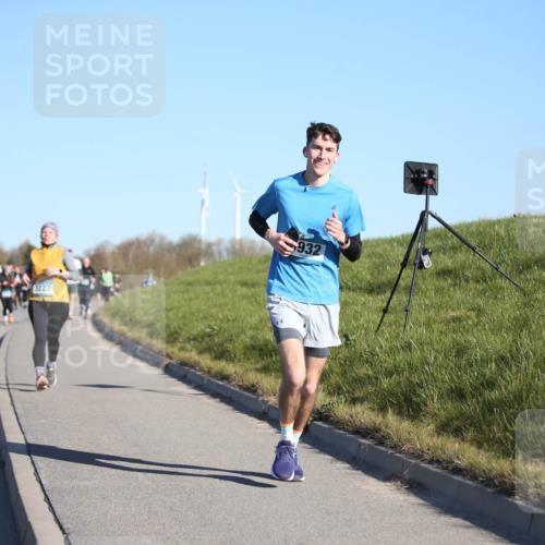 06.04.2025 - 44. Internationalen Wilhelmsburger Insellauf Jannik Wohlers http://msf.ph/oto/7615366 06.04.2025 09:34:06 Laufen 10, 4340, 3223, 932 meine-sportfotos.de