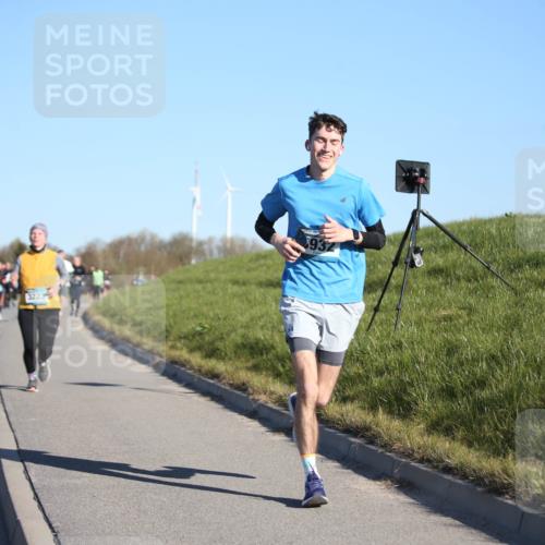 06.04.2025 - 44. Internationalen Wilhelmsburger Insellauf Jannik Wohlers http://msf.ph/oto/7615368 06.04.2025 09:34:06 Laufen 4010, 3223, 932 meine-sportfotos.de
