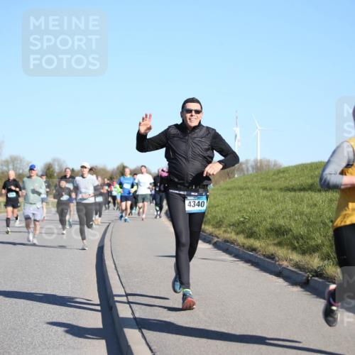 06.04.2025 - 44. Internationalen Wilhelmsburger Insellauf Jannik Wohlers http://msf.ph/oto/7615390 06.04.2025 09:34:09 Laufen 3223, 4340 meine-sportfotos.de