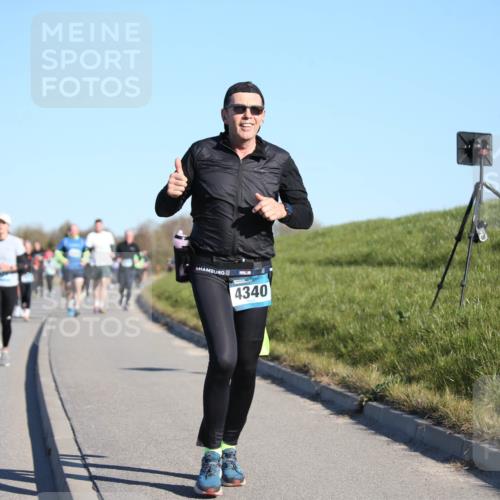 06.04.2025 - 44. Internationalen Wilhelmsburger Insellauf Jannik Wohlers http://msf.ph/oto/7615394 06.04.2025 09:34:10 Laufen 4340 meine-sportfotos.de