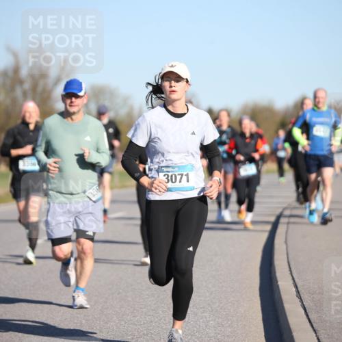 06.04.2025 - 44. Internationalen Wilhelmsburger Insellauf Jannik Wohlers http://msf.ph/oto/7615401 06.04.2025 09:34:12 Laufen 3, 36, 356, 3071 meine-sportfotos.de