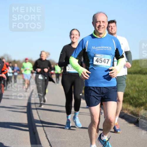 06.04.2025 - 44. Internationalen Wilhelmsburger Insellauf Jannik Wohlers http://msf.ph/oto/7615422 06.04.2025 09:34:19 Laufen 3938, 328, 4547 meine-sportfotos.de