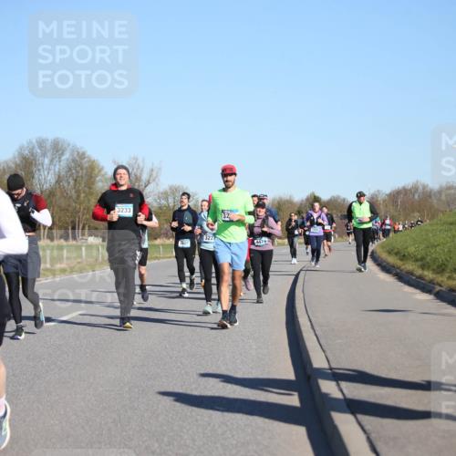 06.04.2025 - 44. Internationalen Wilhelmsburger Insellauf Jannik Wohlers http://msf.ph/oto/7615446 06.04.2025 09:34:24 Laufen 4376, 3233, 322, 32, 4479 meine-sportfotos.de