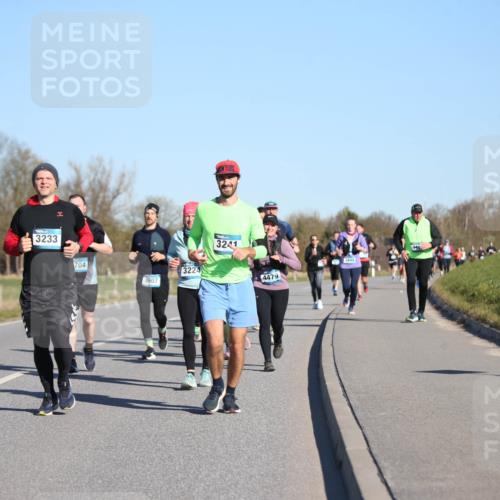 06.04.2025 - 44. Internationalen Wilhelmsburger Insellauf Jannik Wohlers http://msf.ph/oto/7615448 06.04.2025 09:34:25 Laufen 881, 3233, 704, 3224, 3607, 3241, 4479, 3444 meine-sportfotos.de