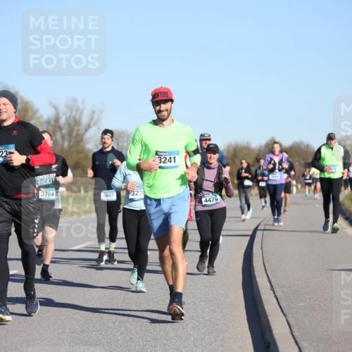 06.04.2025 - 44. Internationalen Wilhelmsburger Insellauf Jannik Wohlers http://msf.ph/oto/7615451 06.04.2025 09:34:26 Laufen 323, 3704, 3607, 322, 3241, 4479, 3444, 45 meine-sportfotos.de