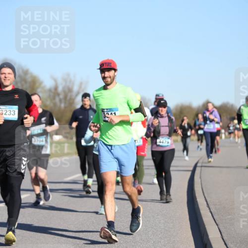 06.04.2025 - 44. Internationalen Wilhelmsburger Insellauf Jannik Wohlers http://msf.ph/oto/7615454 06.04.2025 09:34:26 Laufen 2233, 3704, 2341, 4479 meine-sportfotos.de