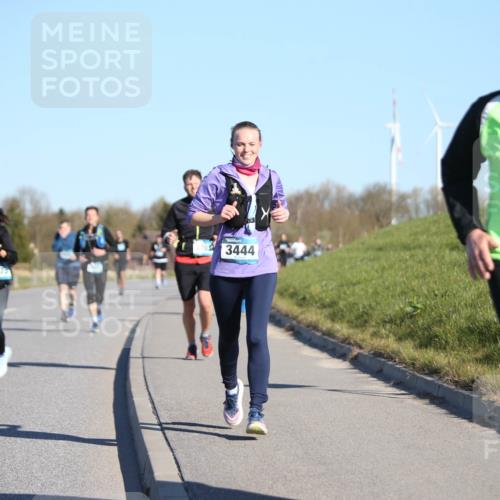 06.04.2025 - 44. Internationalen Wilhelmsburger Insellauf Jannik Wohlers http://msf.ph/oto/7615494 06.04.2025 09:34:33 Laufen 5173, 3444, 4415 meine-sportfotos.de