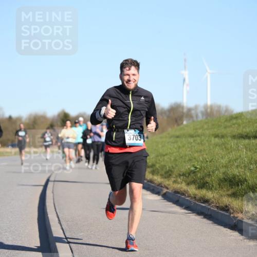 06.04.2025 - 44. Internationalen Wilhelmsburger Insellauf Jannik Wohlers http://msf.ph/oto/7615507 06.04.2025 09:34:36 Laufen 3703 meine-sportfotos.de