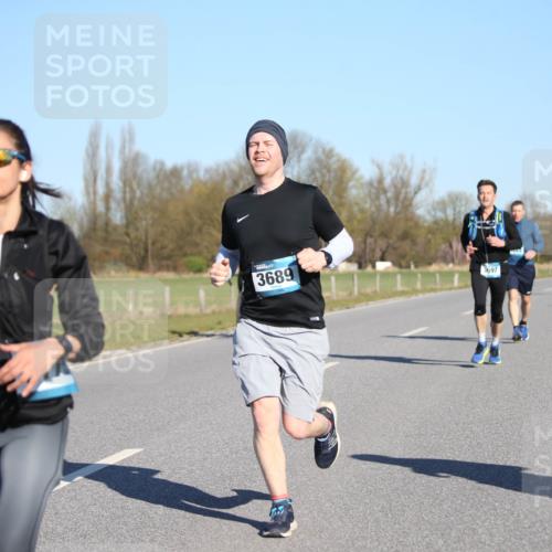 06.04.2025 - 44. Internationalen Wilhelmsburger Insellauf Jannik Wohlers http://msf.ph/oto/7615511 06.04.2025 09:34:37 Laufen 3689, 3697 meine-sportfotos.de